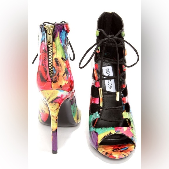 Steve Madden Cythiaa Floral Multi Lace-Up Peep
Toe Booties Size 7.5 - Picture 2 of 16